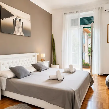 Vittoria Apartment Rom