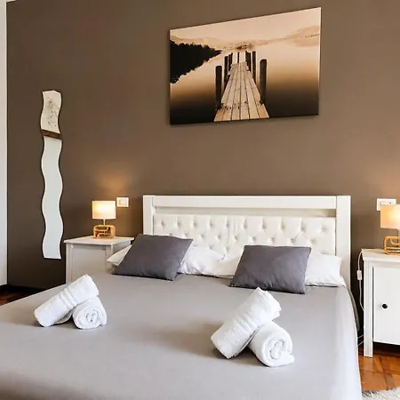 Vittoria Apartment Rom